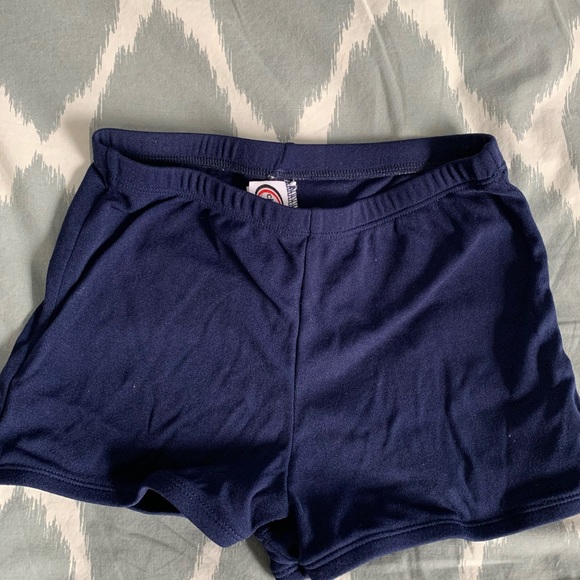 Cheerleading basics: shirt shorts and bow - Picture 5 of 8